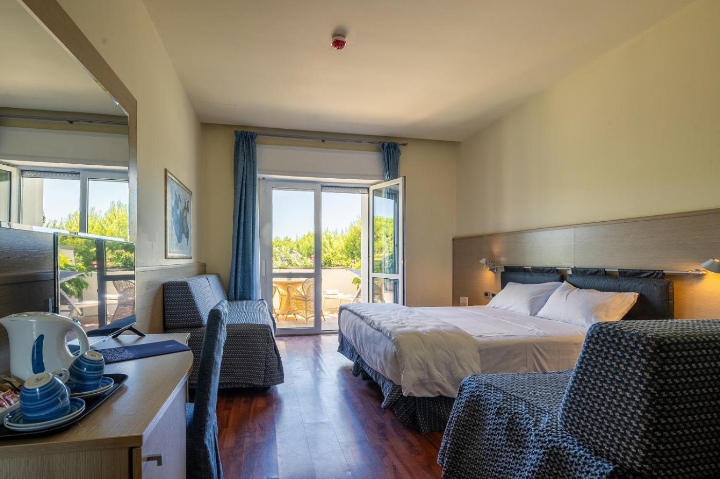 Il Tridente Hotel Бібіоне Екстер'єр фото