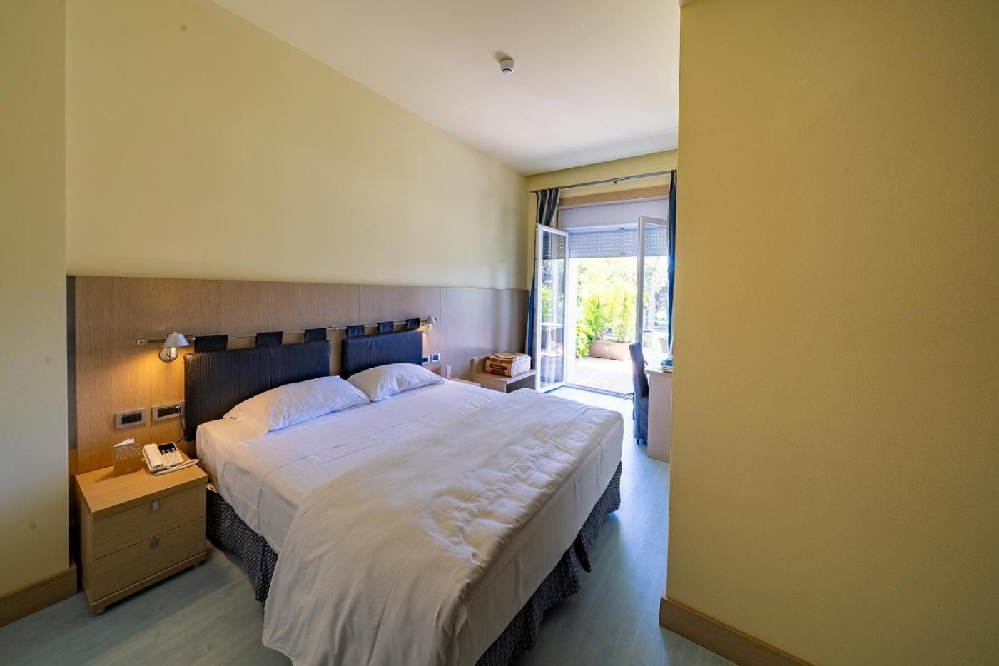 Il Tridente Hotel Бібіоне Екстер'єр фото