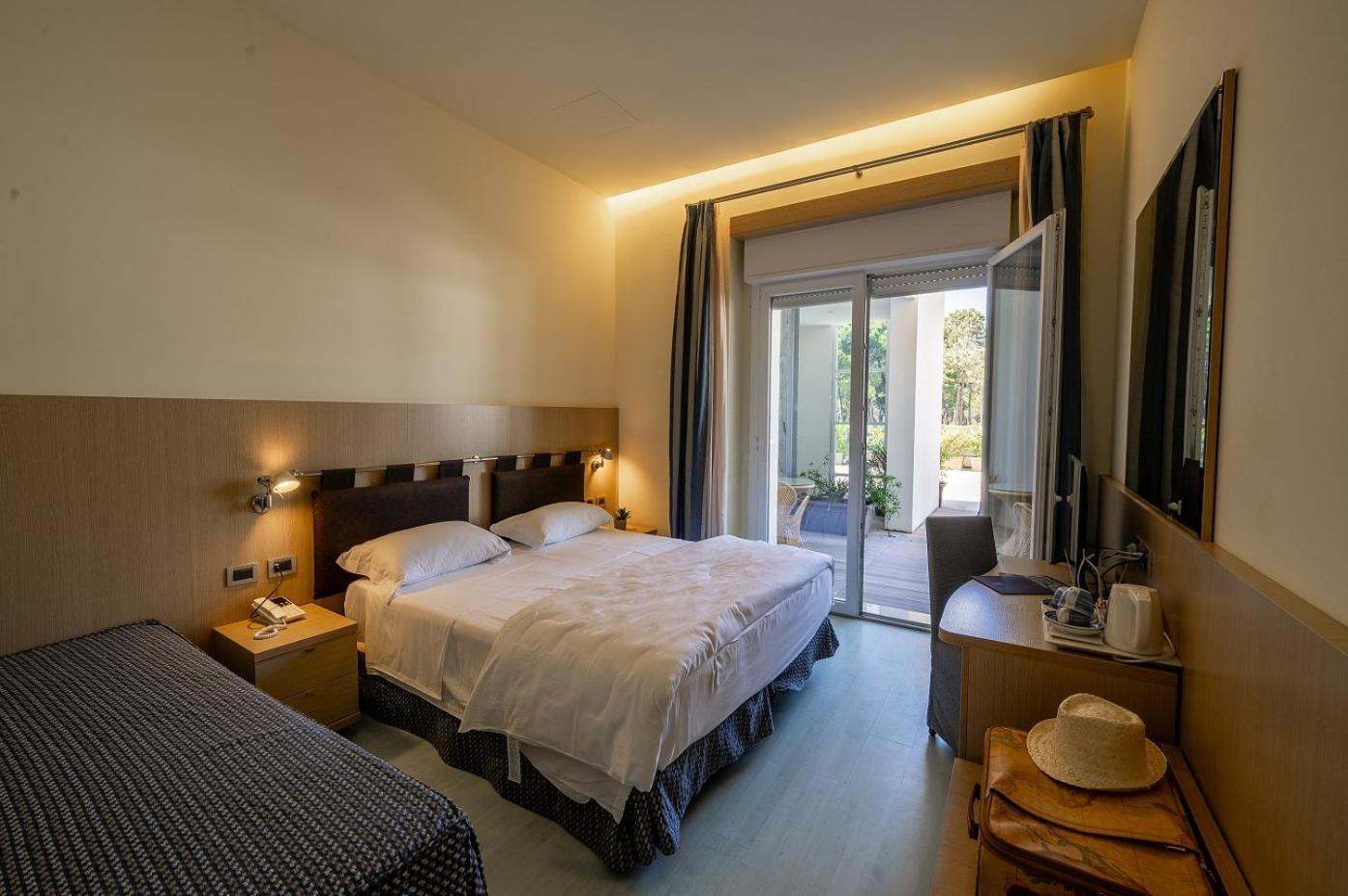 Il Tridente Hotel Бібіоне Екстер'єр фото