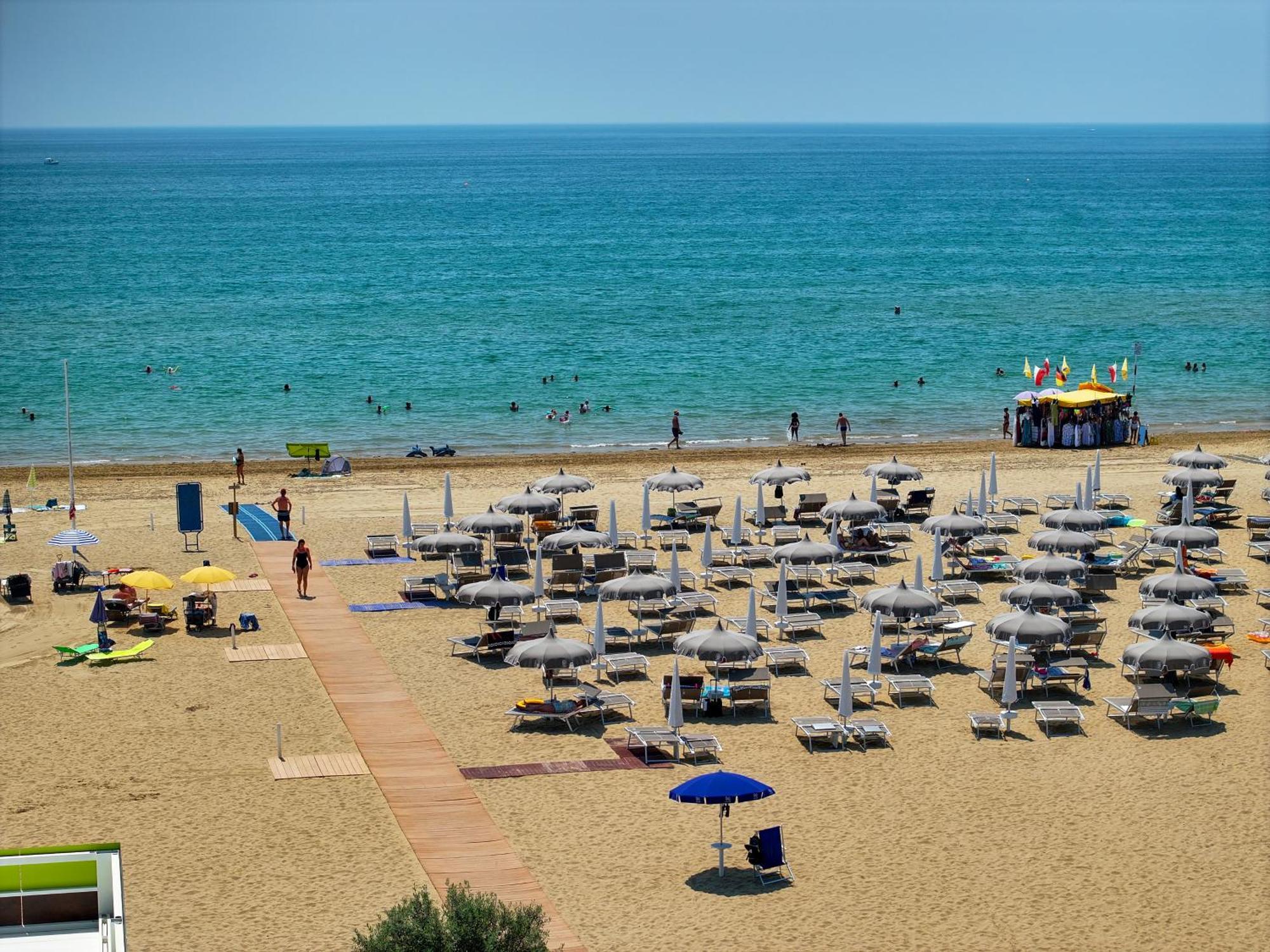 Il Tridente Hotel Бібіоне Екстер'єр фото